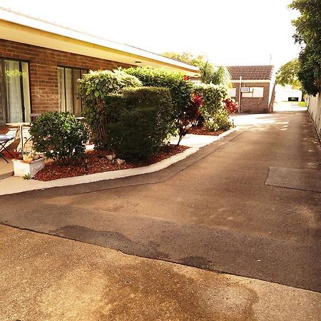 Twin Pines Motel Mooloolaba Exterior photo
