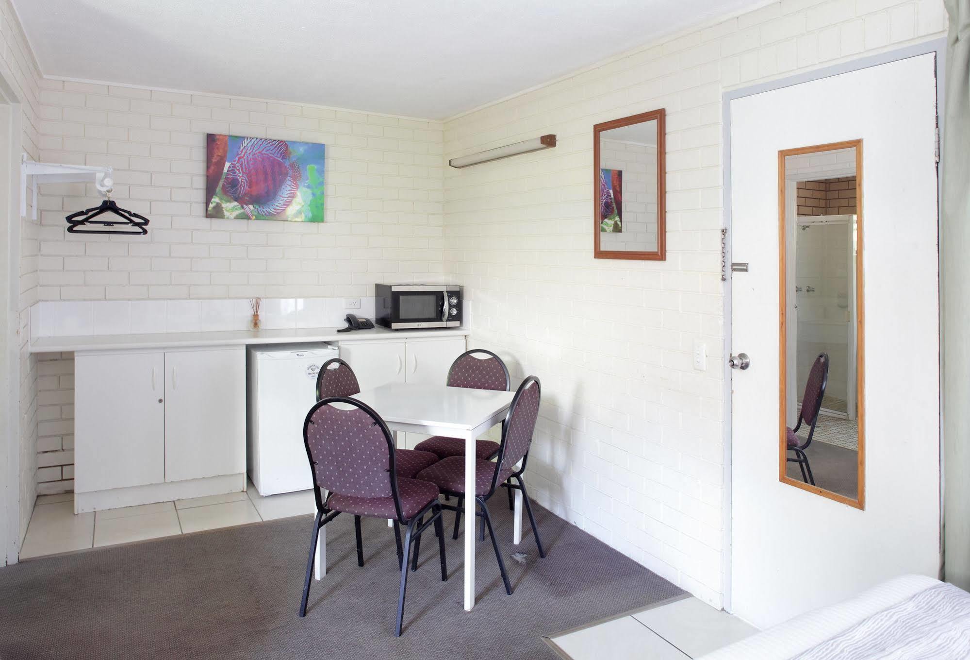 Twin Pines Motel Mooloolaba Exterior photo