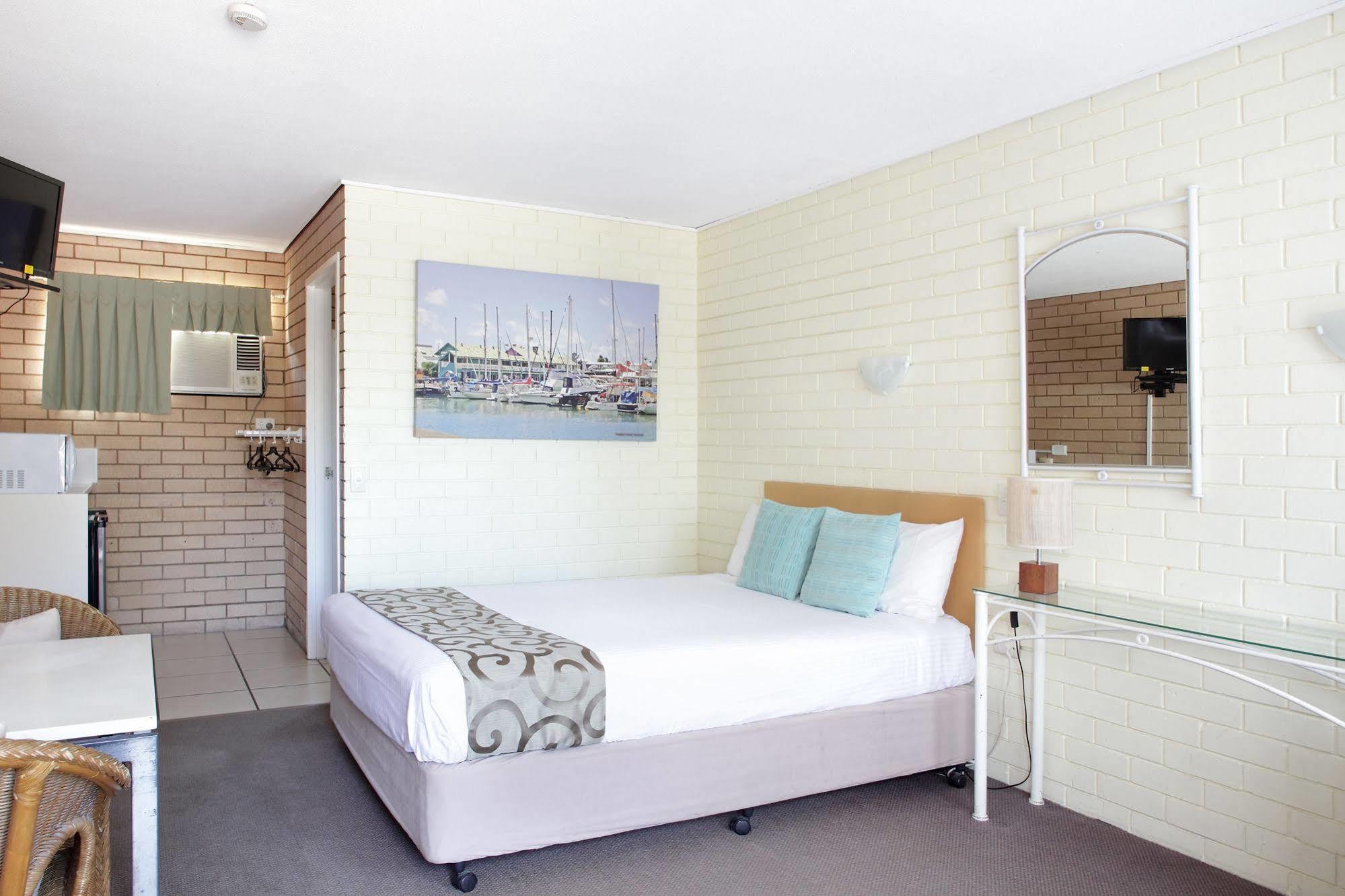 Twin Pines Motel Mooloolaba Exterior photo